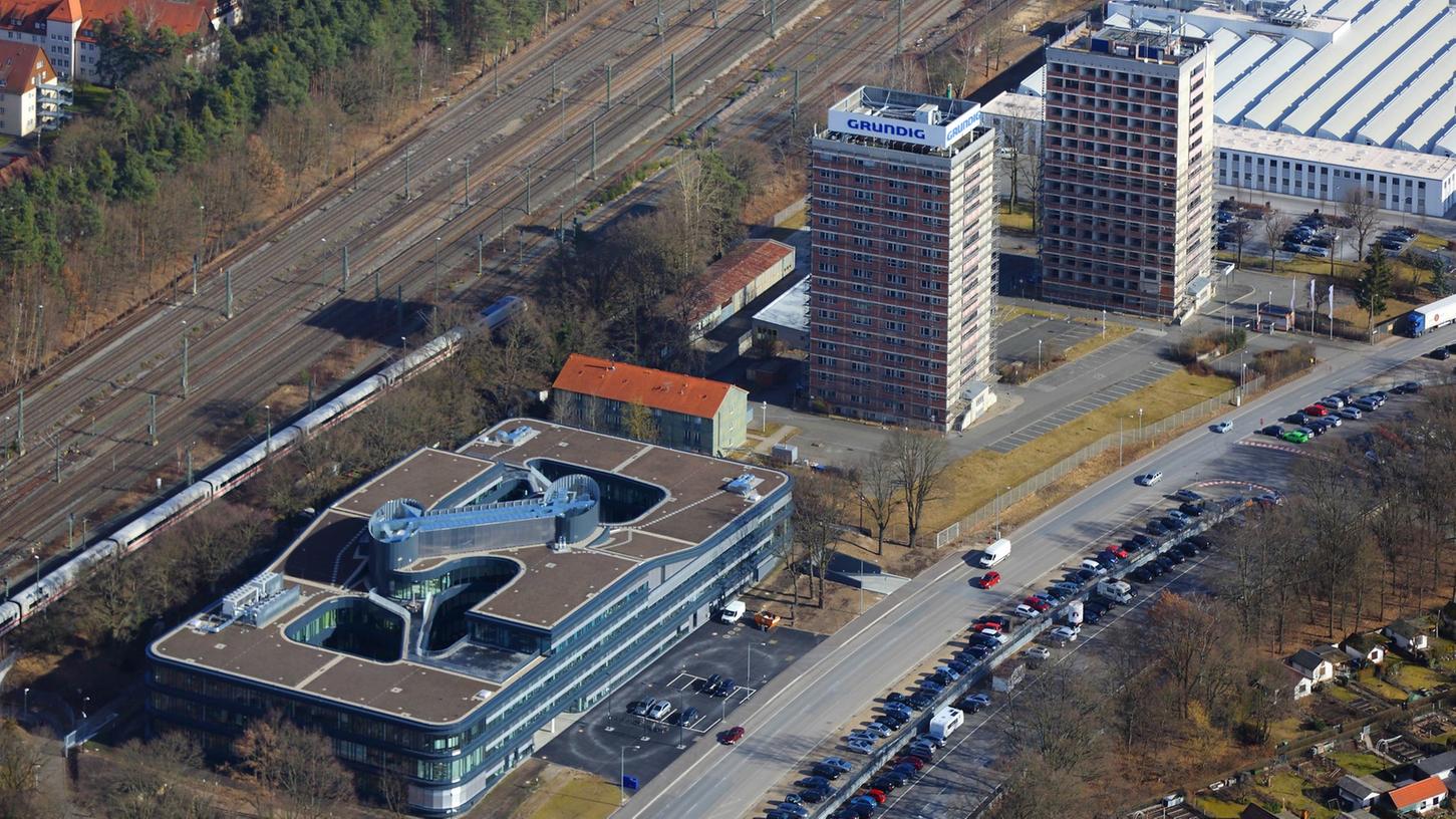 Zieht die Berufsschule 5 bald auf das Gelände der Grundig-Akademie in der Beuthener Straße?