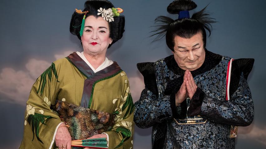 Ein Stück Japan mitten in Franken: Der ehemalige bayerische Ministerpräsident Günther Beckstein (CSU) und seine Frau Marga zeigen sich als Samurai und Geisha.