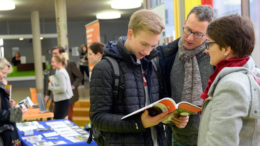 Für alle mit Fernweh: Schüler-Austausch-Messe in Erlangen