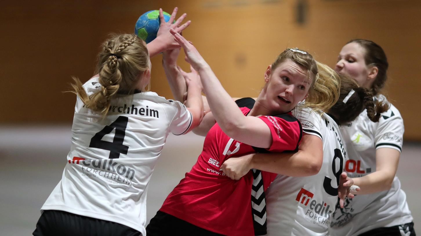HC-Handballerinnen unterliegen Primus Schwabach