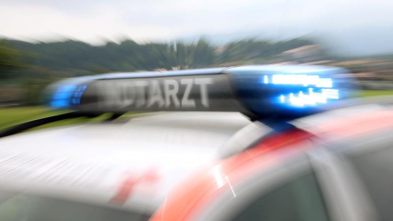 Ein Motorradfahrer starb am Mittwoch nach einem Frontalzusammenstoß auf der Kreisstraße AN53 bei Feuchtwangen.