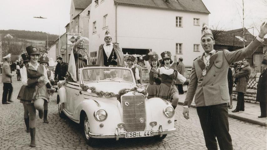 Ein dreifach-donnerndes Auerbach Helau! Vor genau 50 Jahren organisierte sich in Auerbach der Fasching mit der Gründung der "Stadtgarde".
