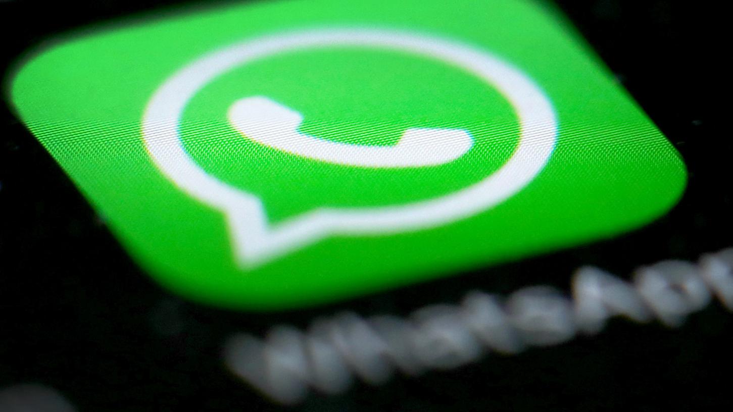 Die Nutzung des besonders bei Jugendlichen beliebten Messengers WhatsApp könnte bald erst ab 16 Jahren erlaubt sein.