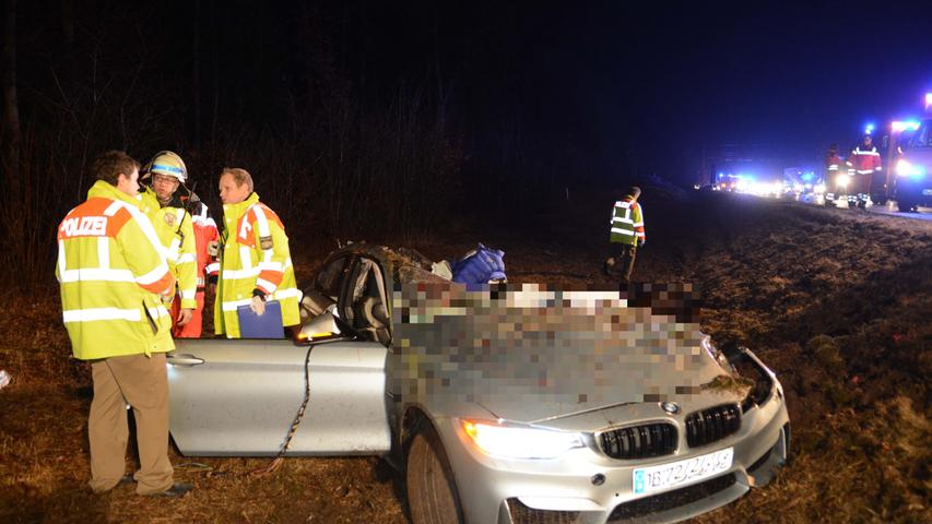 Für den 33-jährigen BMW-Fahrer kam jede Hilfe zu spät, die Rettungskräfte konnten nichts mehr für ihn tun.