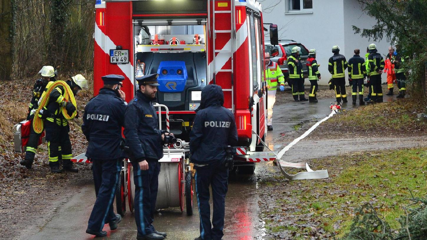 Großeinsatz in Erlangen: Rettungskräfte finden tote Person