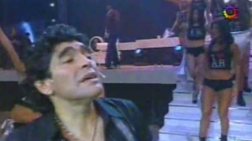 Maradona trat in den größten Stadien des Landes mit seinem Song auf und ließ sich feiern.