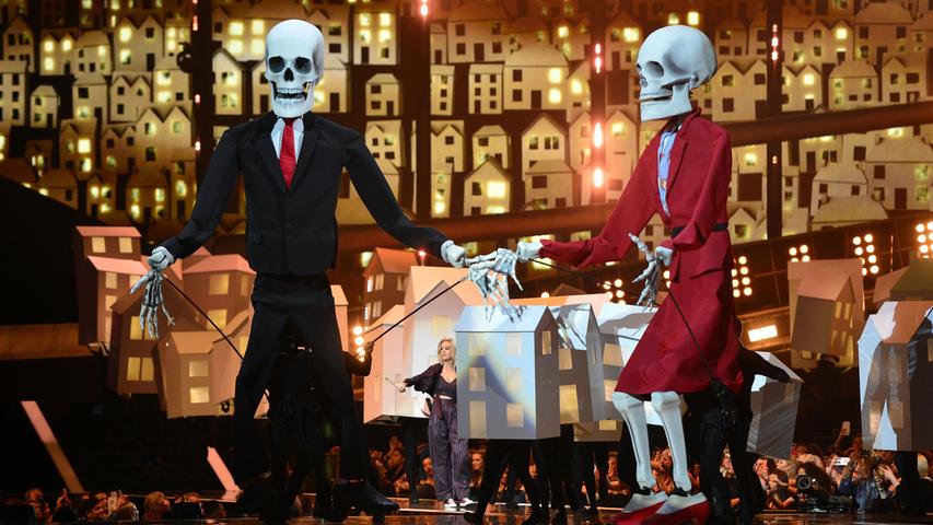 Brit Awards 2017: Katy Perry lässt Skelette tanzen