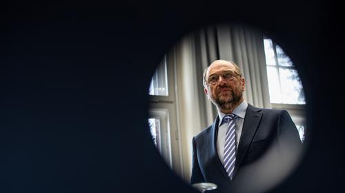 Verschiedene Medien berichteten über fragwürdige Prämienzahlungen in Schulz' Zeit als EU-Parlamentspräsident.