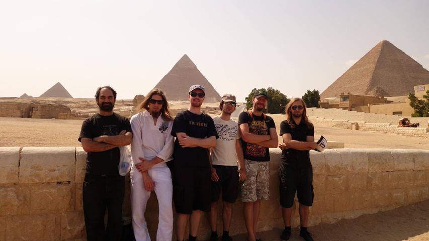 Metal bis zu den Pyramiden: Der Erlanger Bassist Linus Klausenitzer