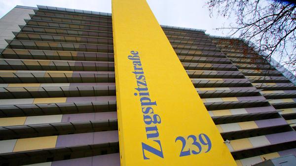 Und hier folgt das nächste Hochhaus aus Langwasser: Die Anwesen in der Zugspitzstraße 239 schaffen es mit 228 Bewohnern lediglich auf den fünften Platz in unserem Ranking.
