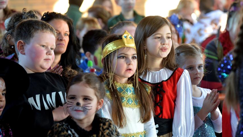 Piraten, Prinzessinnen und Polonaise: Kinderfasching der Brucker Gaßhenker