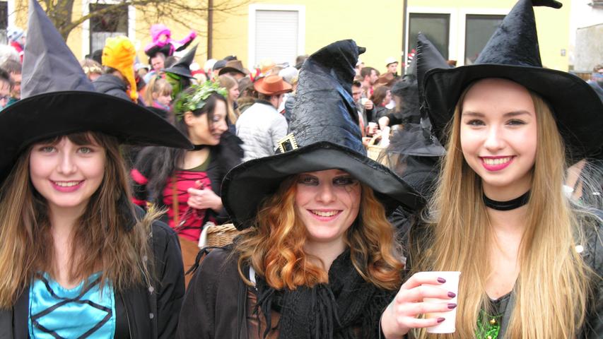 Zur "zauberhafte Welt der Ornbauer Faschingshelden" gehörten diese drei Hexen.