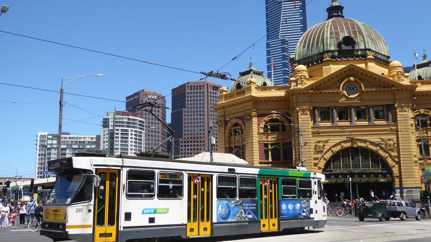 Die Flinders Street Station in Melbourne: Straßenbahnfahren ist im Zentrum der zweitgrößten Stadt Australiens kostenlos. Die Flinders Street Station in Melbourne: Straßenbahnfahren ist im Zentrum der zweitgrößten Stadt Australiens kostenlos.