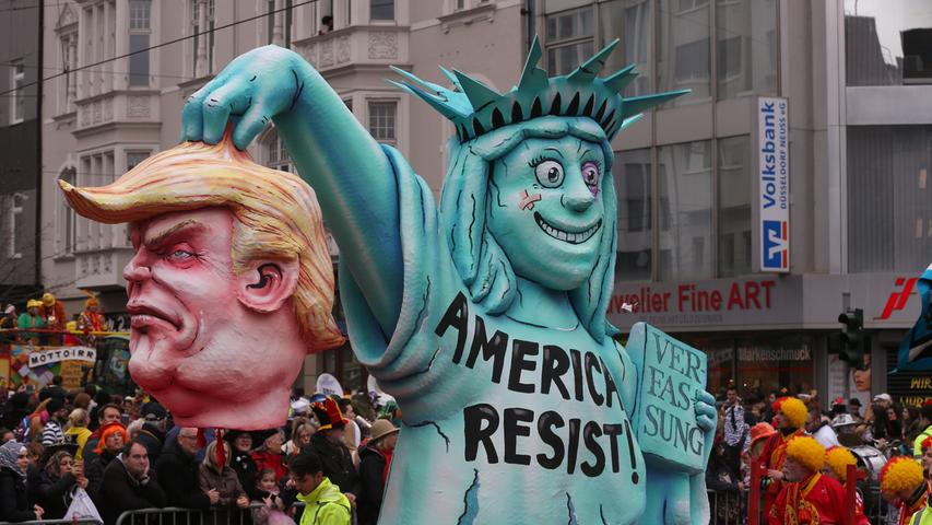 Rosenmontag am Rhein: Die Narren nehmen Trump aufs Korn