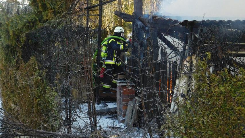 Feuerwehreinsatz in Wachendorf: Holzlege brennt ab