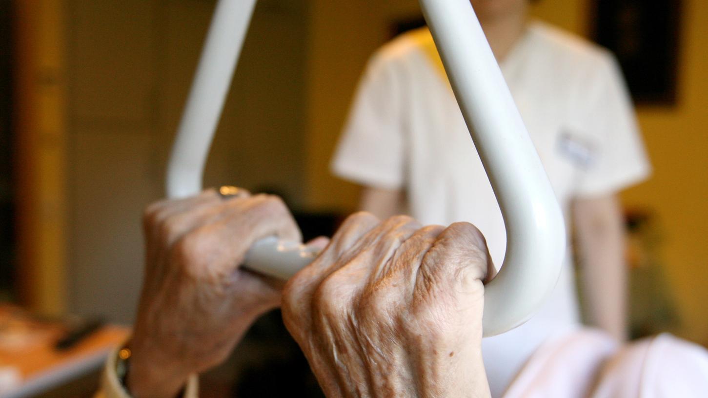Pflegeheime sind in großer Not, die Bilanz der Heimaufsicht niederschmetternd.