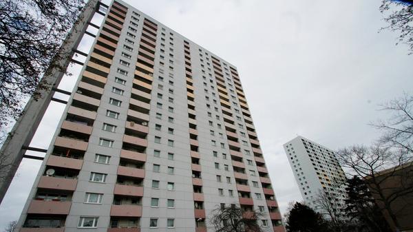 Mit einer Höhe von 60 Metern zählt das Bauwerk in Neuselsbrunn zu den höchsten Hochhäusern Nürnbergs. Mit derzeit 159 Bewohnern reicht es für die Wohnanlage in Neuselbrunn 53 aber nur für Platz zehn unserer Rangliste.