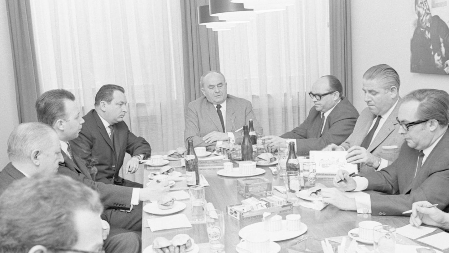 4. März 1967: Die SPD muß allein regieren