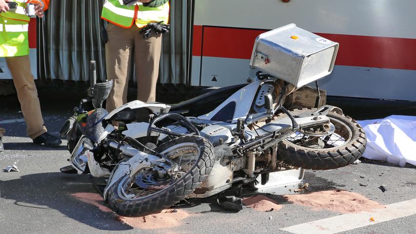 Motorradfahrer stirbt bei Unfall in Nürnberg