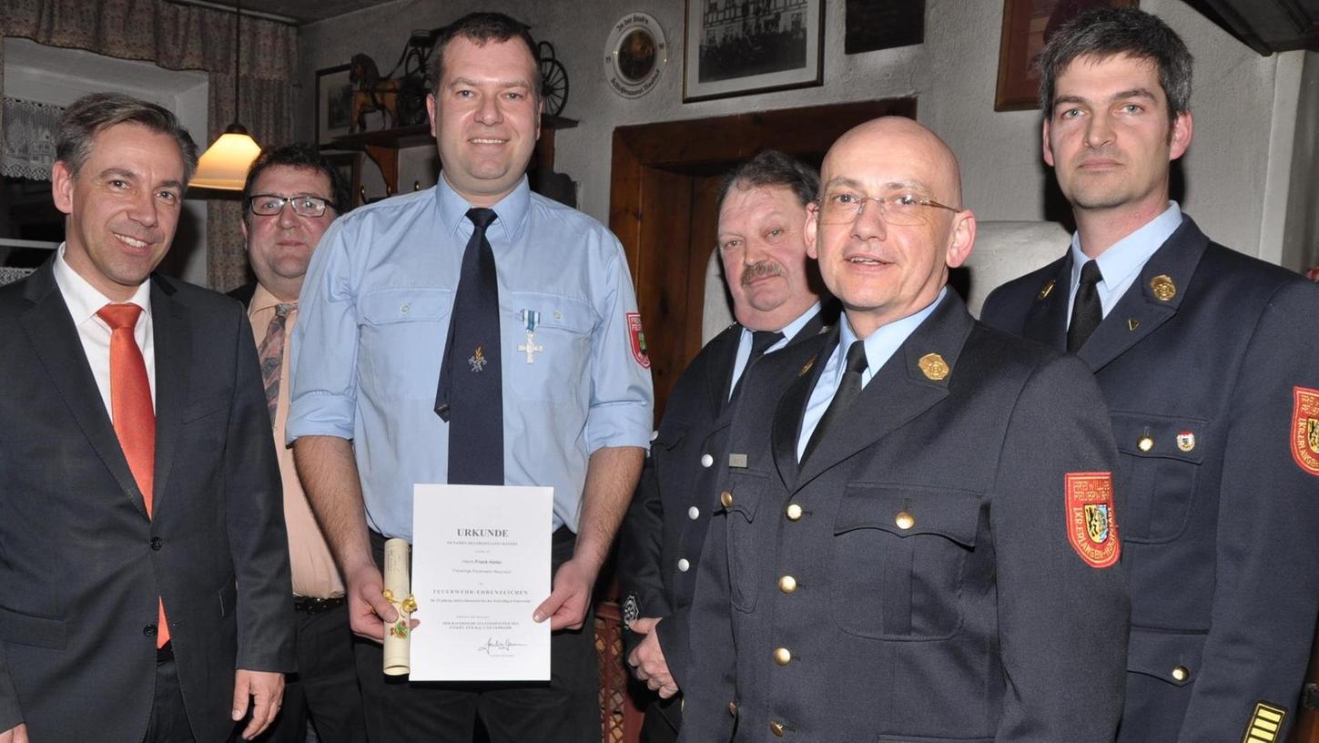 Zwei Feuerwehrmänner errangen Silber für 25 Jahre