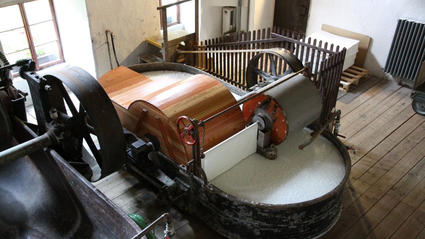 Das Gebäude beherbergt auch ein Papiermuseum, in dem man viel Wissenswertes über die traditionelle Herstellung erfährt.
