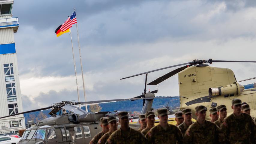 Militärische Zeremonie: US-Army begrüßt Kampfhubschrauber-Brigade