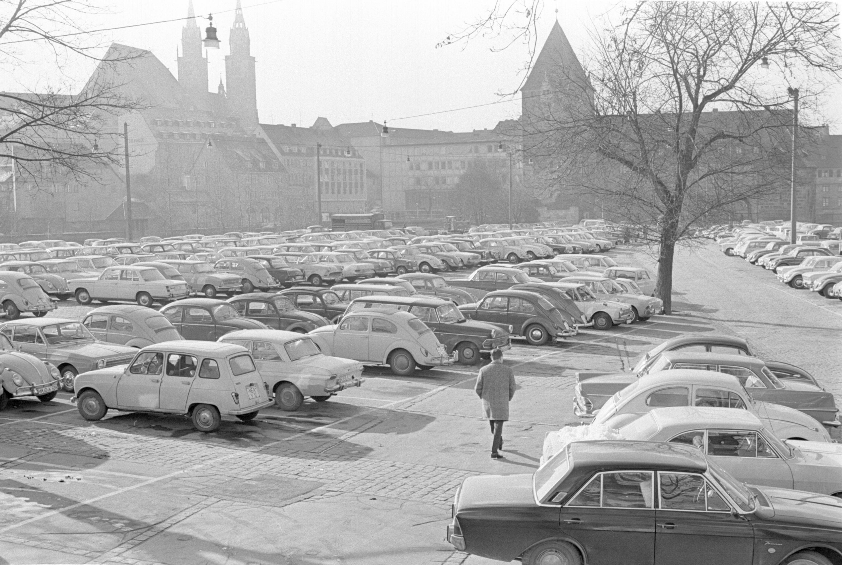 11. März 1967: Es gibt Platz für viele Autos 11. März 1967: Es gibt Platz für viele Autos