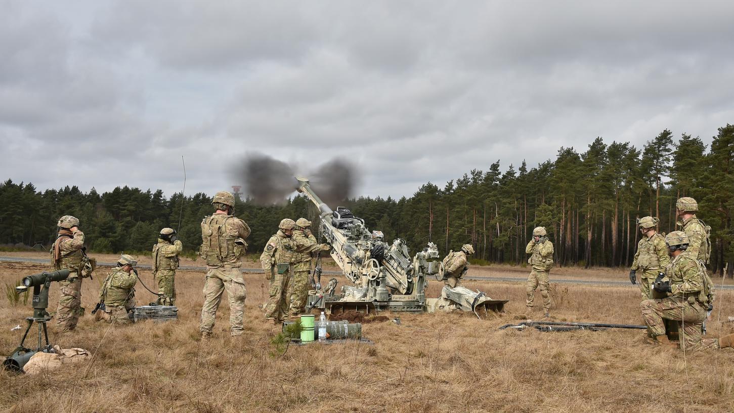Kanonendonner in Grafenwöhr: Nato übt mit Artillerie Kanonendonner in Grafenwöhr: Nato übt mit Artillerie