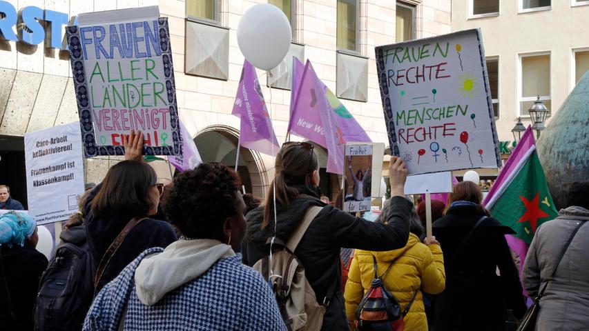Marsch für Gleichberechtigung: Der Frauenkampftag in Nürnberg