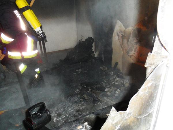Im Erdgeschoss des Gästehauses hinterließ das Feuer nur verkohlte Trümmer. Im Erdgeschoss des Gästehauses hinterließ das Feuer nur verkohlte Trümmer.