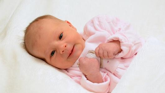 Die kleine Samira Körber ist am 4. März 2017 mit 2940 Gramm auf die Welt gekommen. Aufwachsen wird sie in Egloffstein.