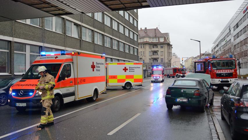 Crash an Ausfahrt in Fürth: Zwei Verletzte