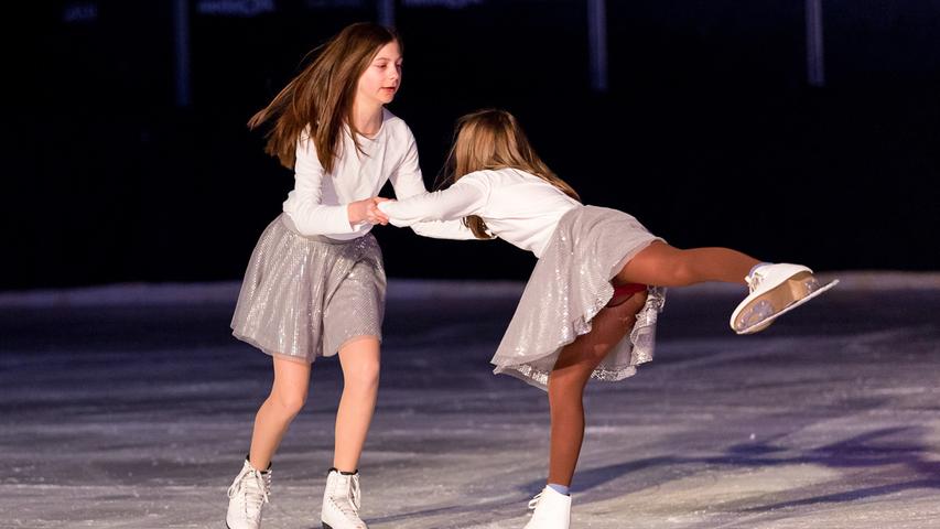 Gala on Ice: Eiskunstläufer reisen in Höchstadt durch die Zeit 