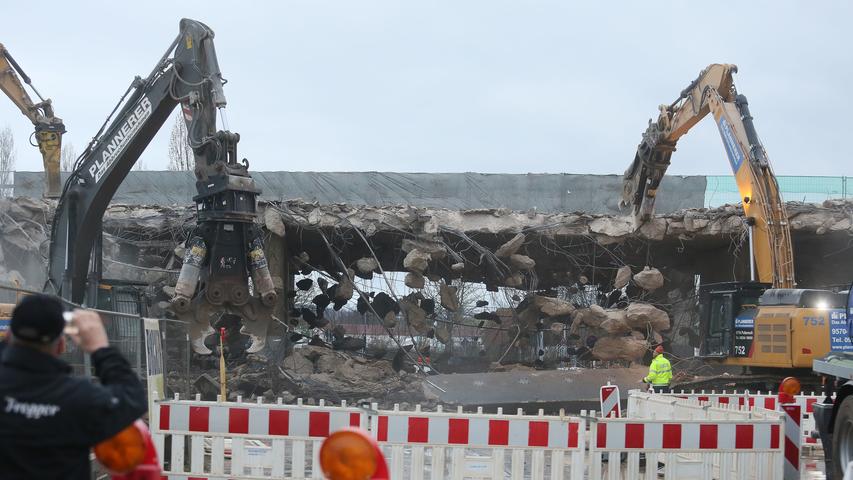 Forchheim: Autobahnbrücke an der A73 abgerissen