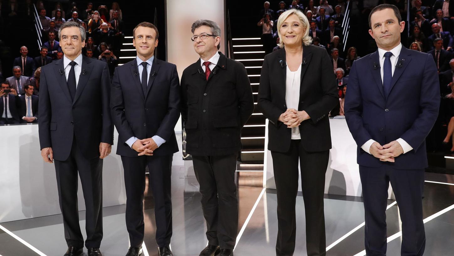Die wichtigsten Kandidaten für die französische Präsidentschaftswahl kamen erstmals zu einer TV-Debatte zusammen: der konservative Anwärter François Fillon (von links), der unabhängige Bewerber Emmanuel Macron, der Linkspolitiker Jean-Luc-Mélenchon, die französische Rechtspopulistin Marine Le Pen und der Sozialist Benoît Hamon.