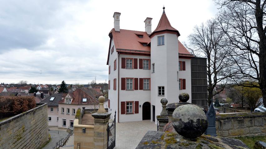 Nach Sanierung wieder offen: Heroldsbergs Weißes Schloss
