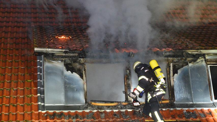 Hoher Sachschaden bei Wohnhausbrand in Dechsendorf