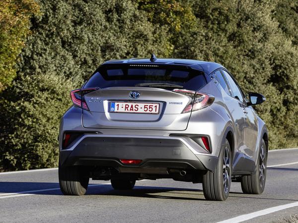 Toyota C-HR: Hybrid oder besser Turbobenziner?