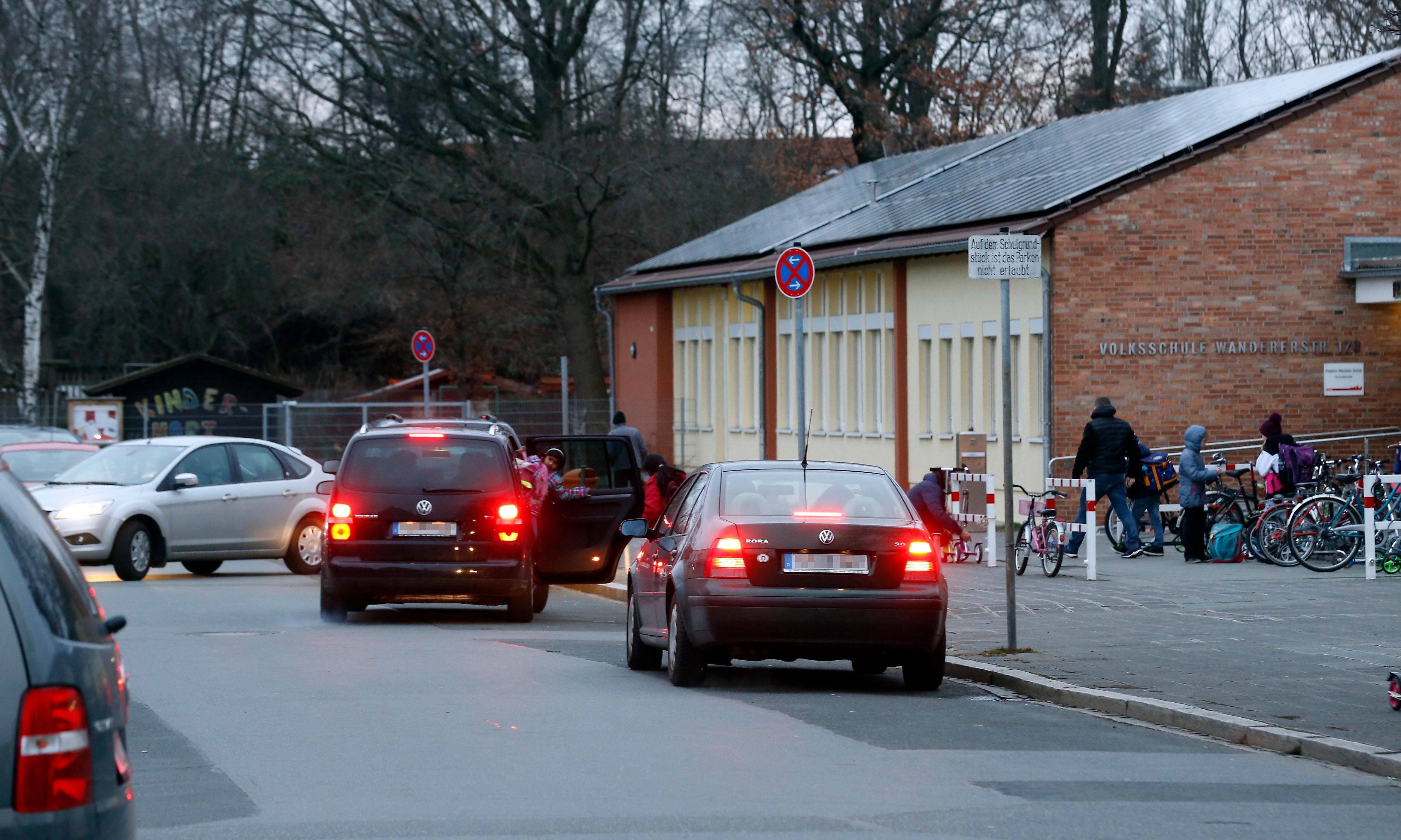 Das Schulgebäude der Friedrich-Wanderer-Schule steht im Stadtteil Eberhardshof. Das große Schulhaus ist in den vergangenen Jahren saniert worden und bietet viel Platz für die rund 480 Grundschüler. Zur Homepage der Friedrich-Wanderer-Schule.