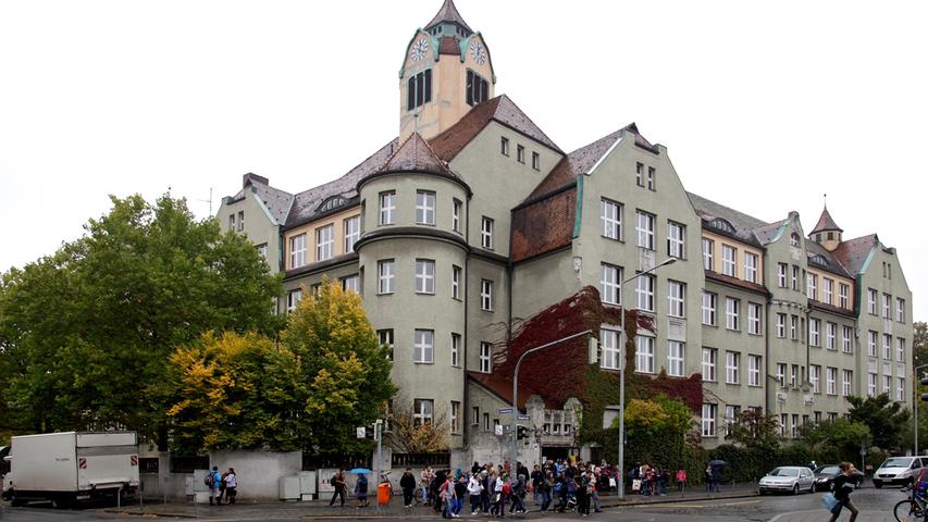 Im Norden Nürnbergs befindet sich die Ludwig-Uhland-Schule. Zur Homepage der Ludwig-Uhland-Schule .