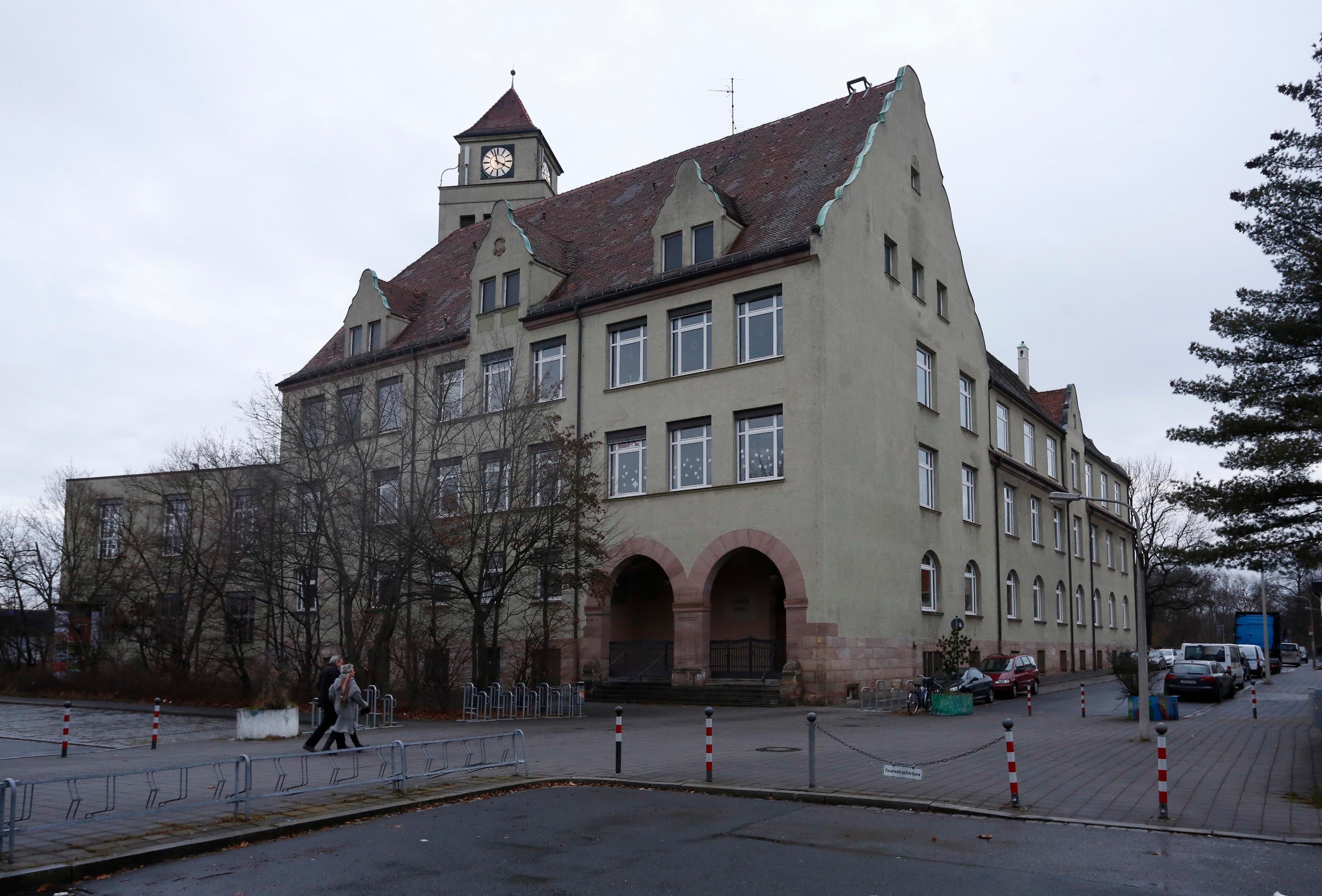 Die Grund- und Mittelschule an der Thusneldastraße in Mögeldorf blickt auf eine über 100-jährige Geschichte zurück. Zur Schul-Homepage.