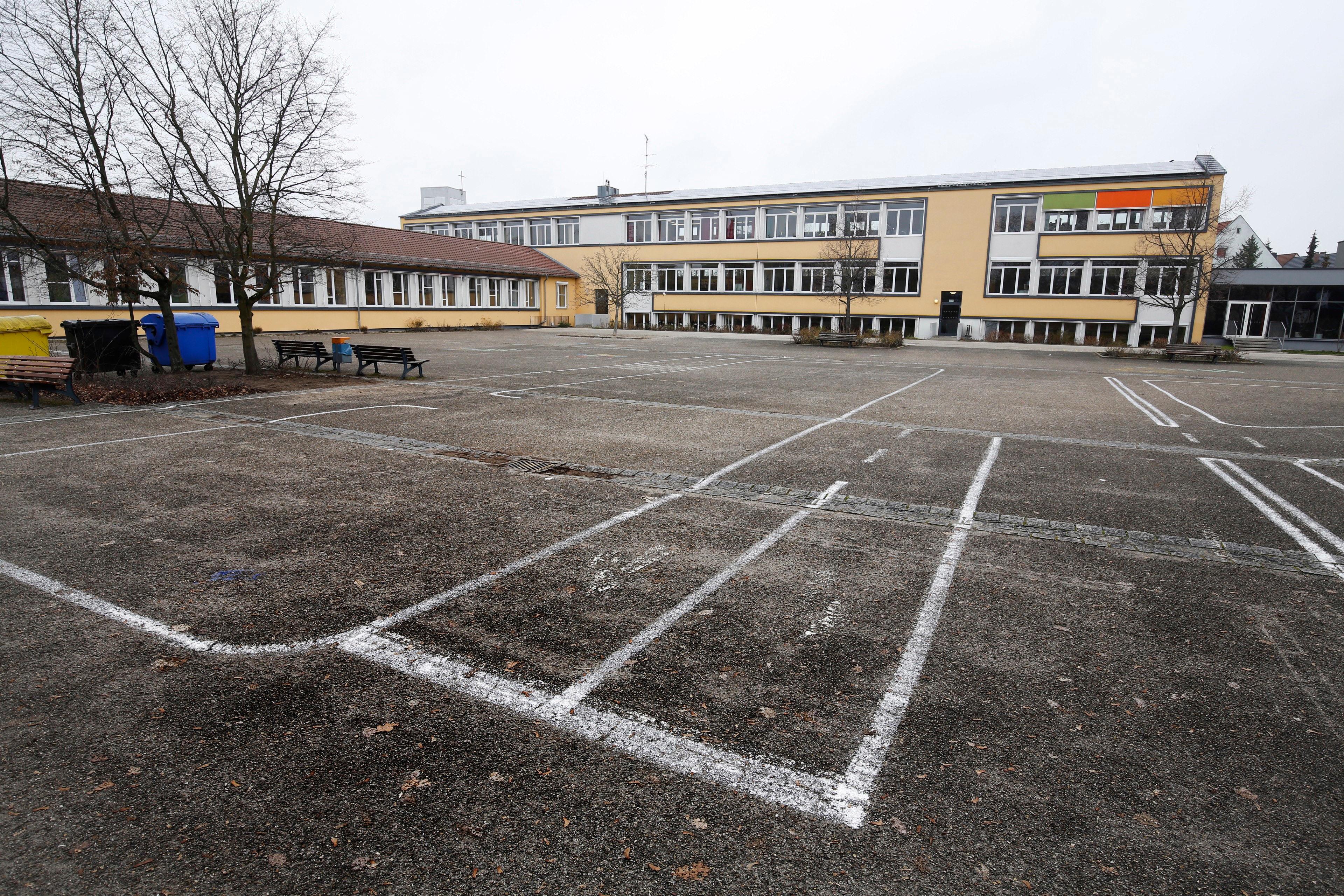 Die flexible Grundschule in der Holsteiner Straße ist gleichzeitig Inklusionsschule. Zur Schul-Homepage.