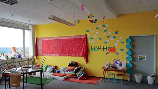 Die Jenaplan ist eine private Schule, an der es keine 45-Minuten-Fächer, sondern Unterricht in Stammgruppen gibt. Zur Schul-Homepage.