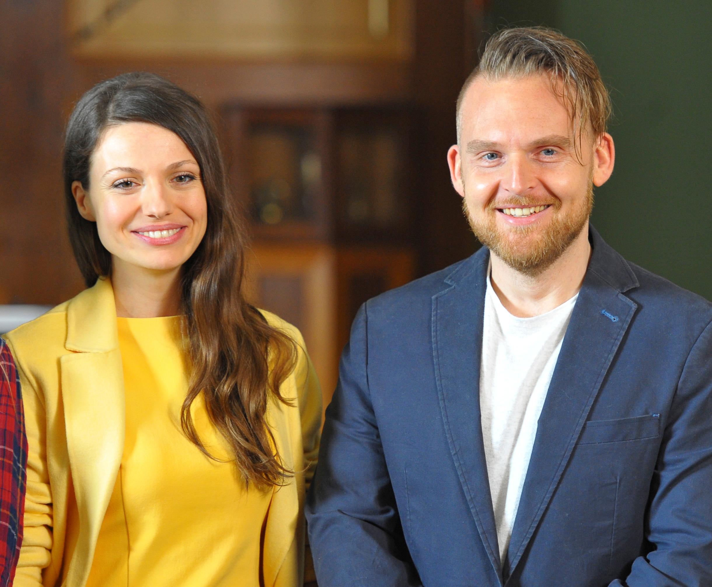 Julia Hartmann und Axel Stein spielen die Eltern von Hauptfigur Felix - und werden im Film auf Miniaturgröße geschrumpft.