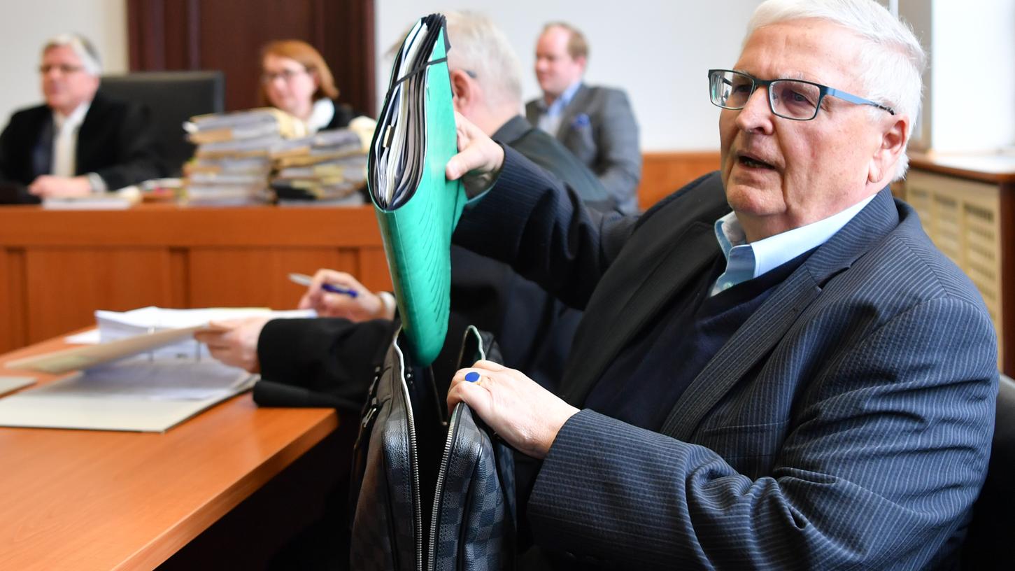 Ex-DFB-Präsident Theo Zwanziger vor dem Frankfurter Landgericht.