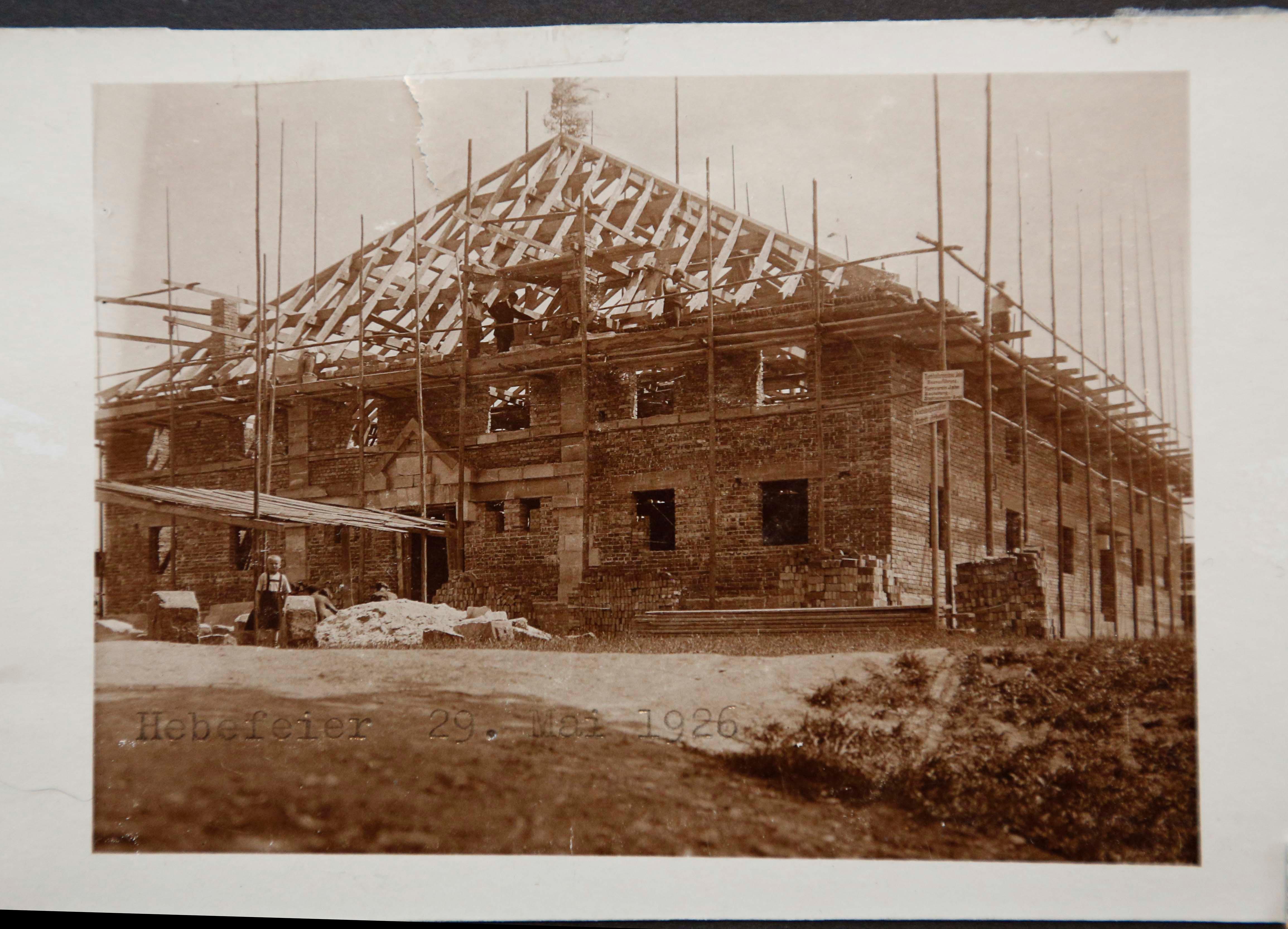Die Hebefeier fand am 29. Mai 1926 statt.