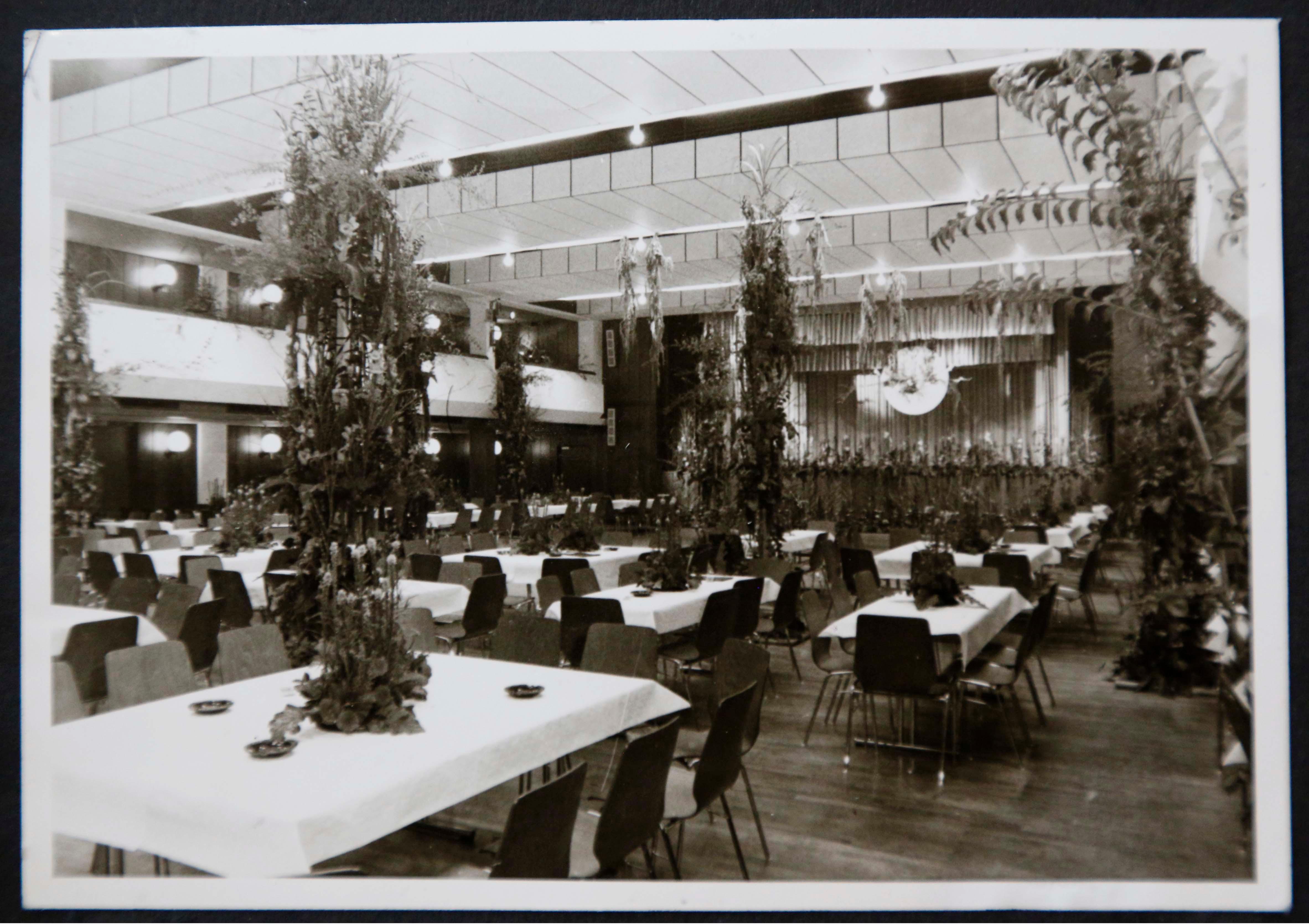 In der Jahnhalle wurden schon immer rauschende Feste gefeiert. Genug Platz dafür war vorhanden.