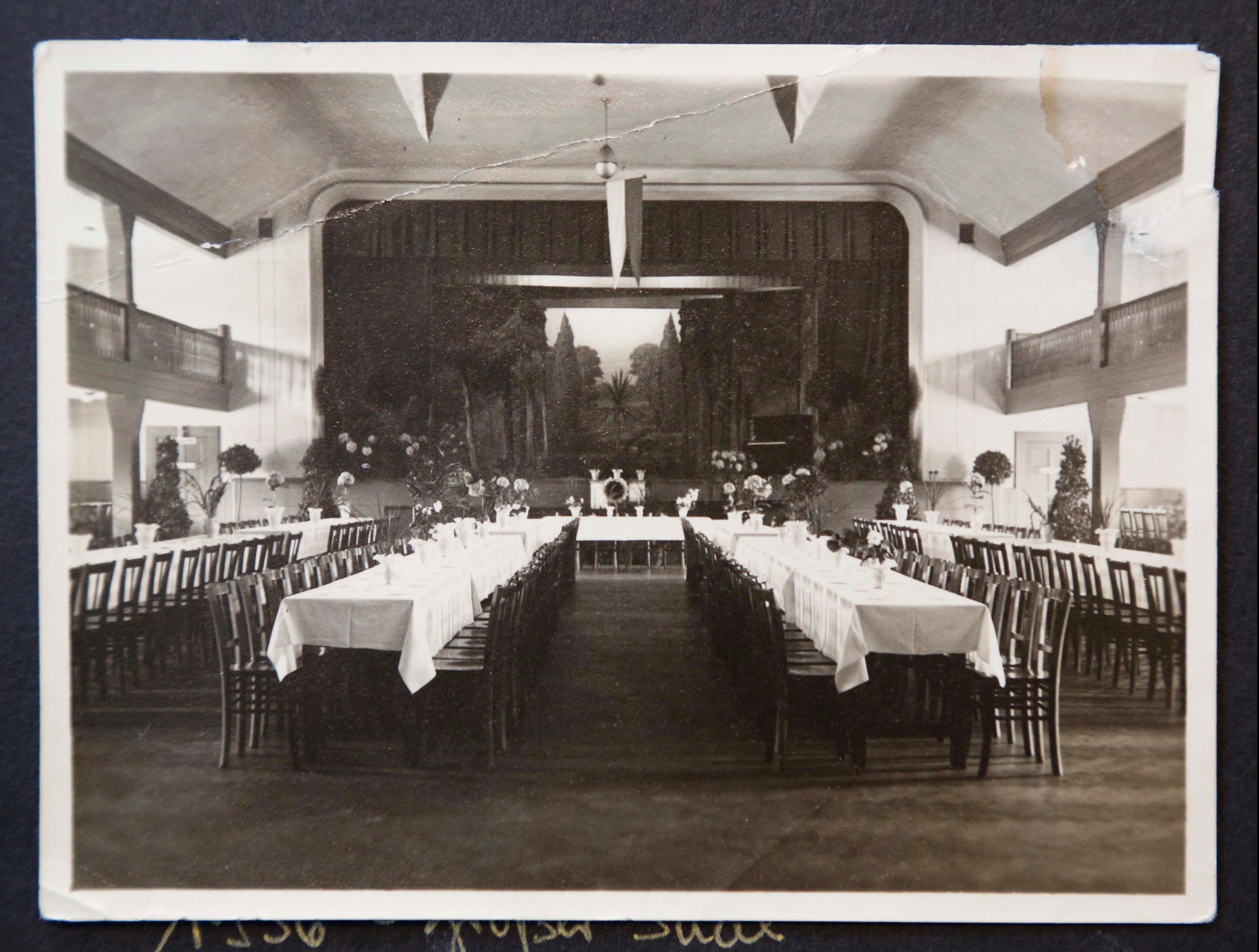 Der Große Saal der Jahnhalle Forchheim im Jahr 1936.