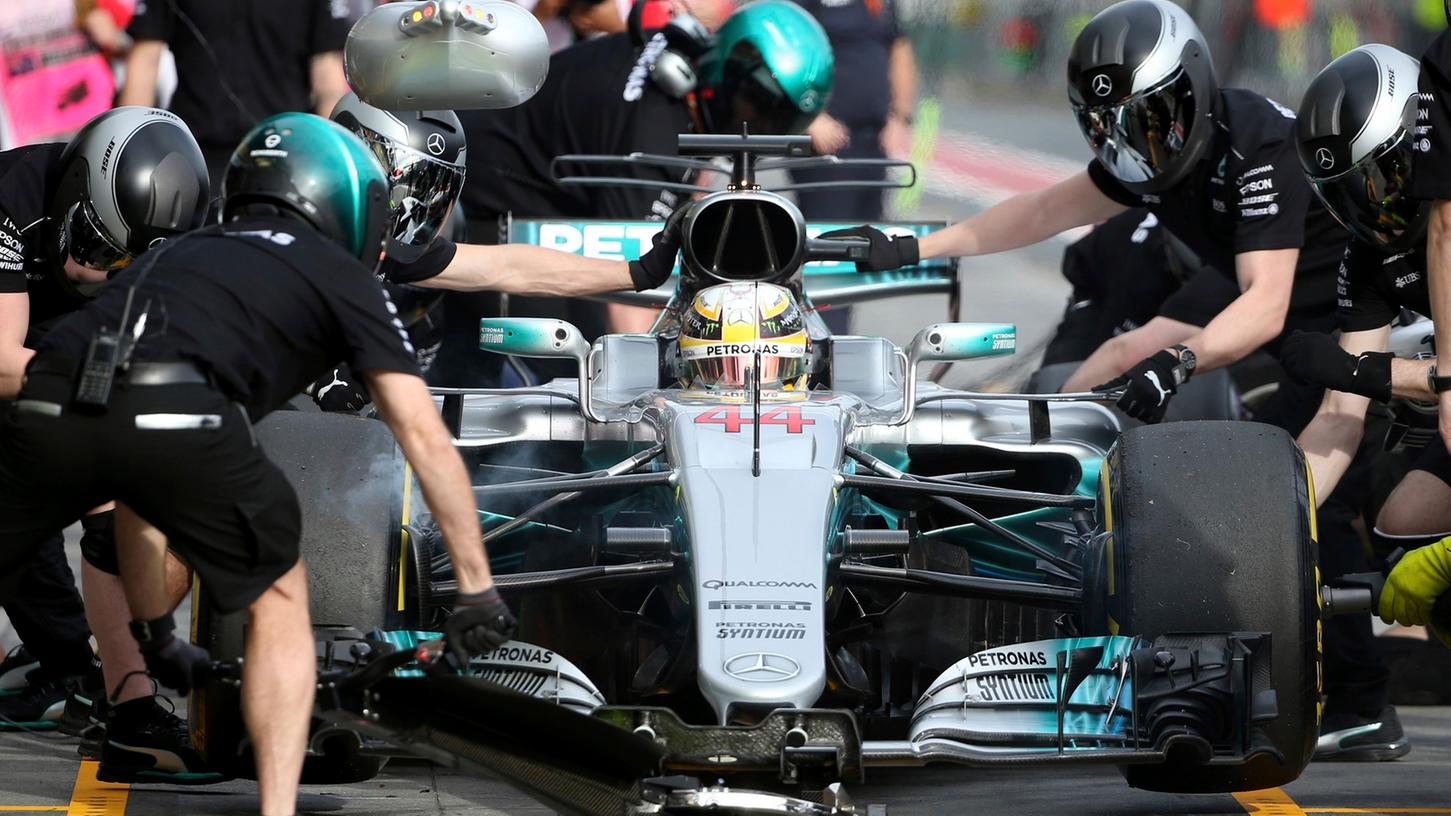 Hachja, Hamilton! Der Formel-1-Champ kommt auch in der neuen Saison gut in Fahrt.
