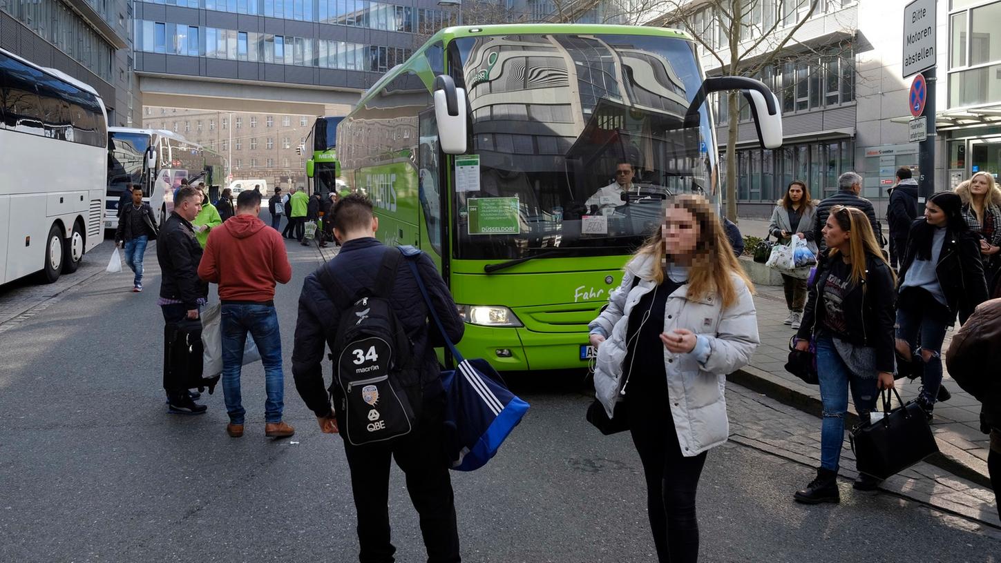 Am Busbahnhof herrscht reges Treiben. Das war so nie geplant. Am Busbahnhof herrscht reges Treiben. Das war so nie geplant.
